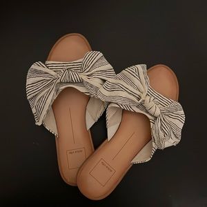 Dolce Vita bow slide